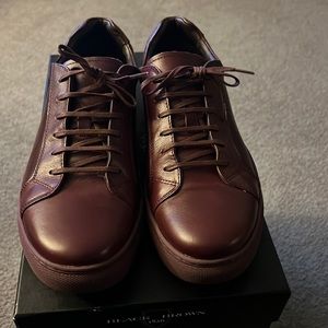 Mens dress sneaker
